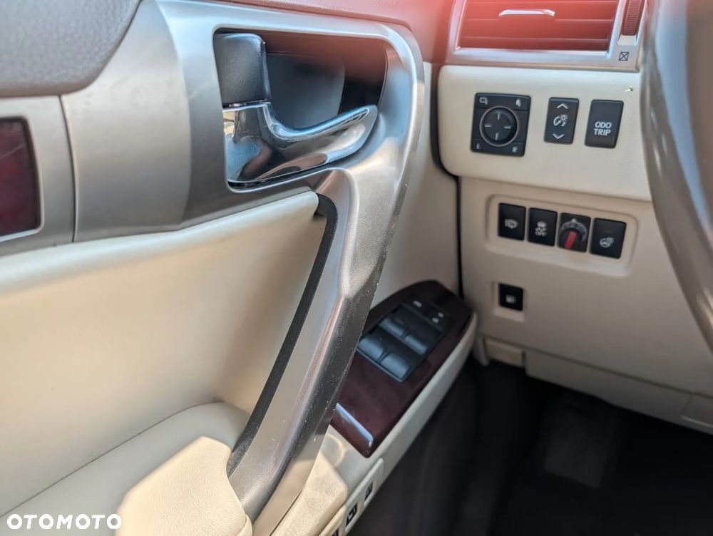 Lexus GX - 13