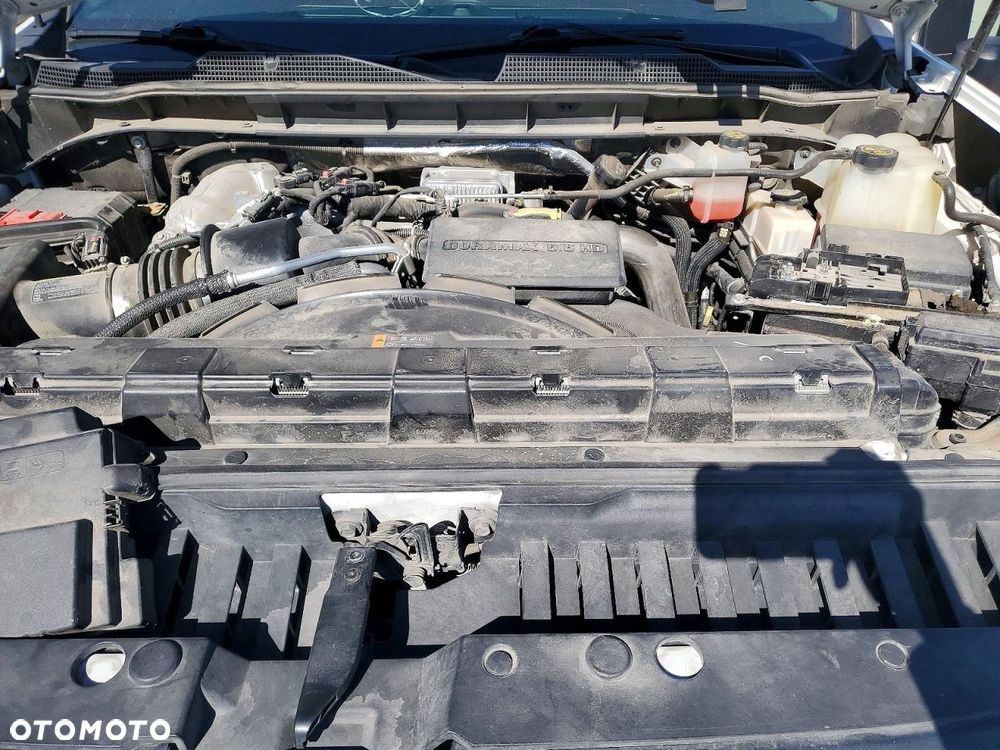 Chevrolet Silverado - 12