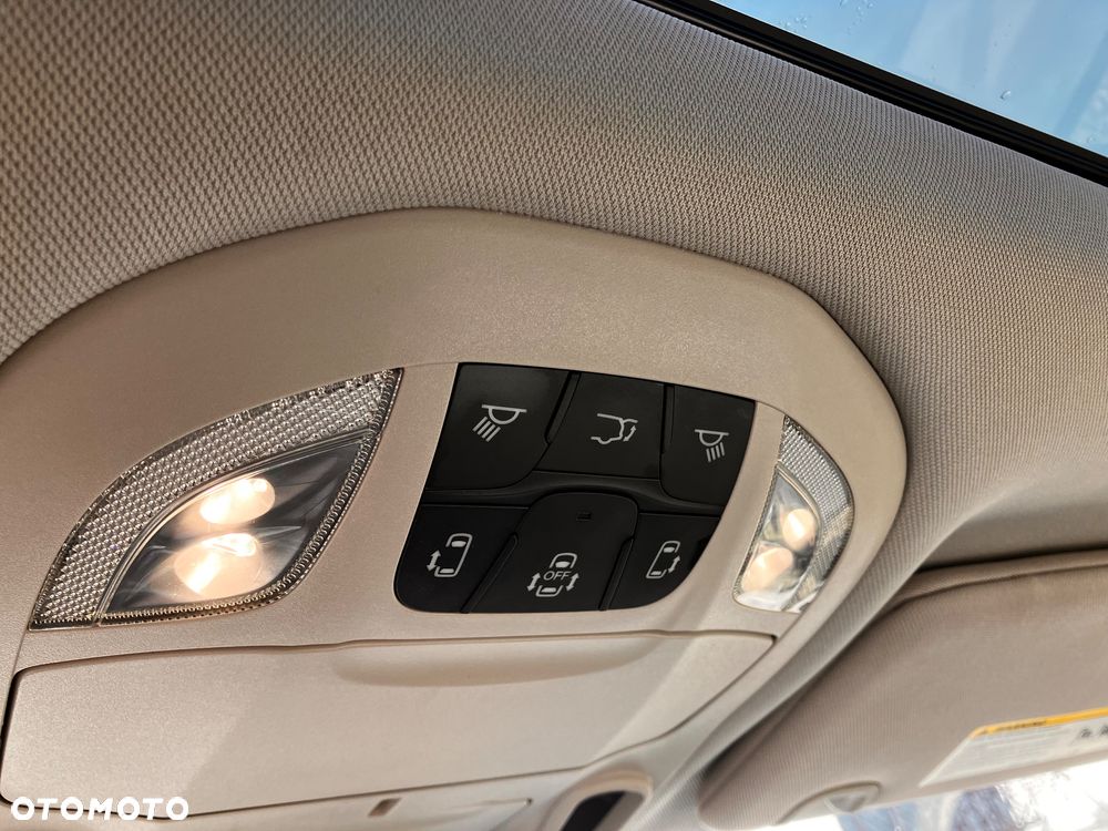 Chrysler Pacifica - 17