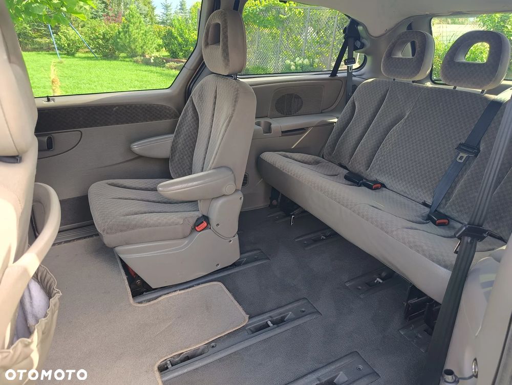 Chrysler Grand Voyager 2.8 CRD LX - 12