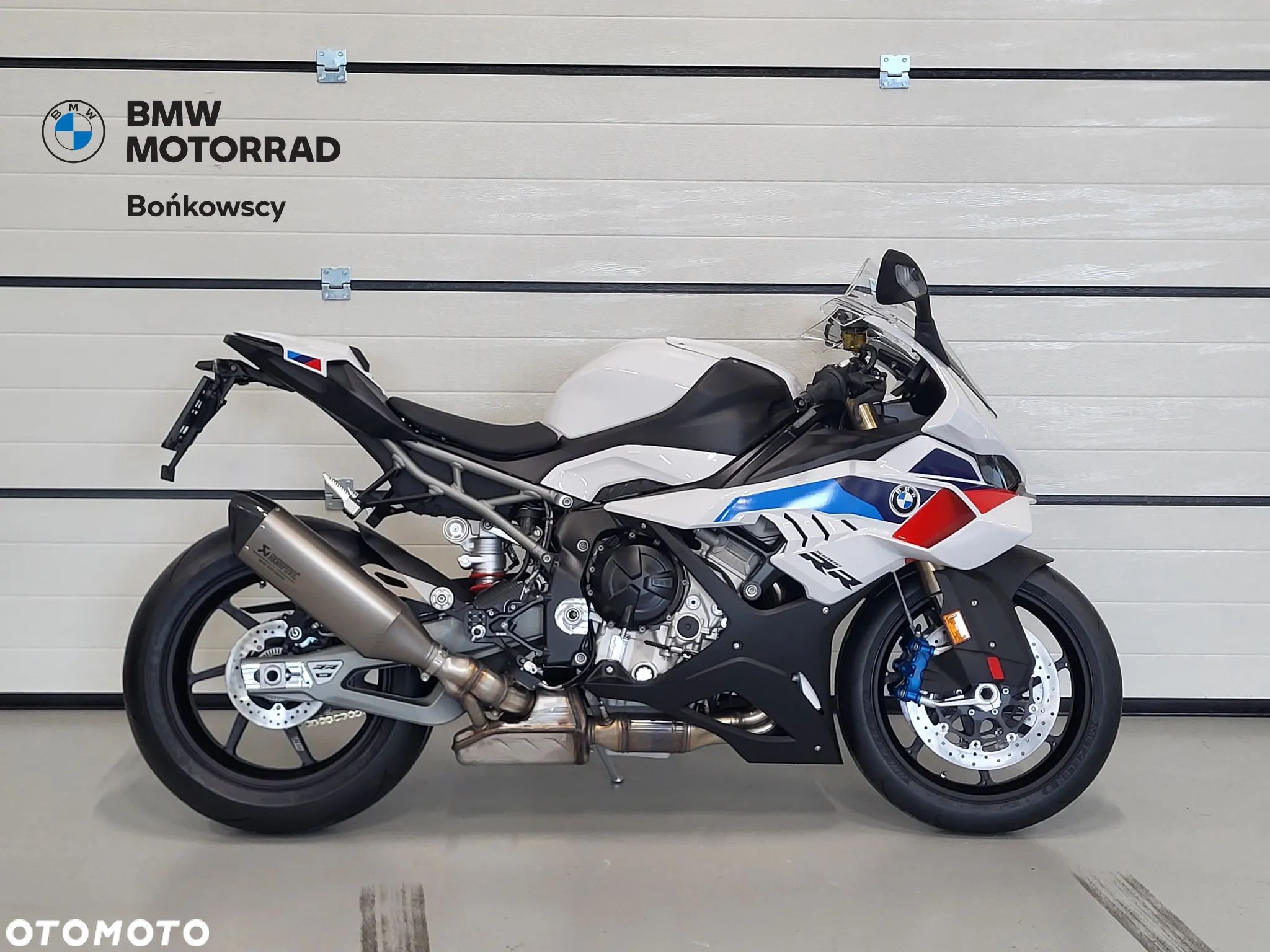 BMW S - 1