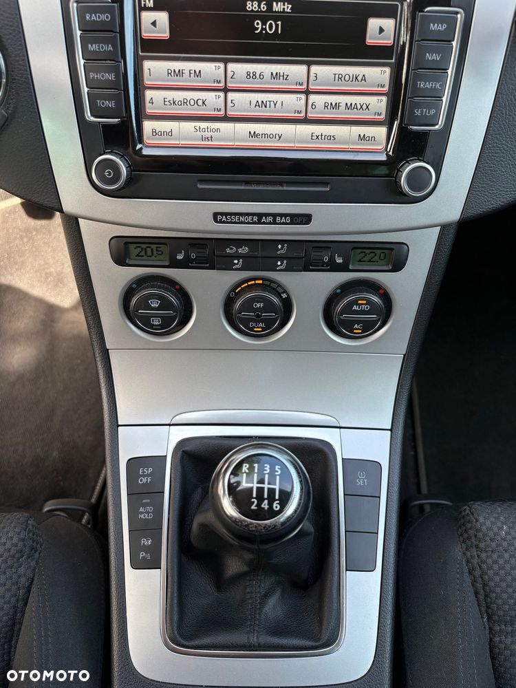 Volkswagen Passat 2.0 TDI DPF Sportline - 10