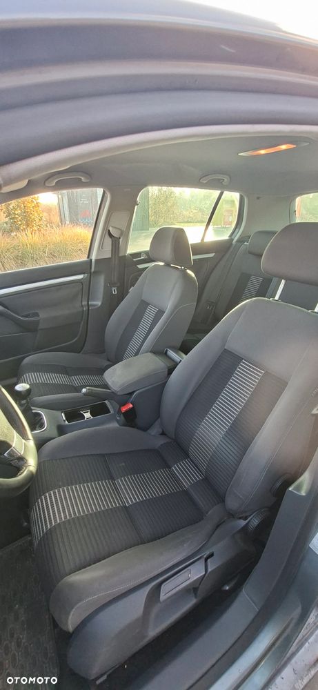Volkswagen Golf - 14