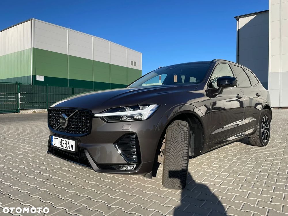 Volvo XC 60 B4 D AWD Plus Dark - 2