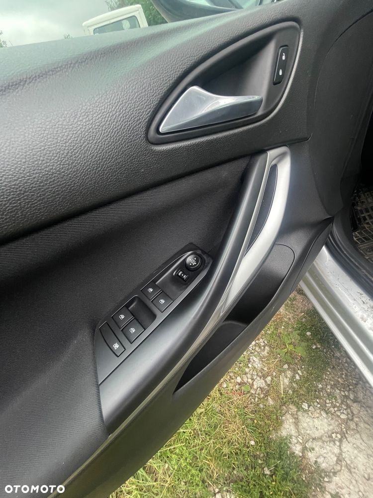 Opel Astra 1.2 T Business Elegance S&S - 11