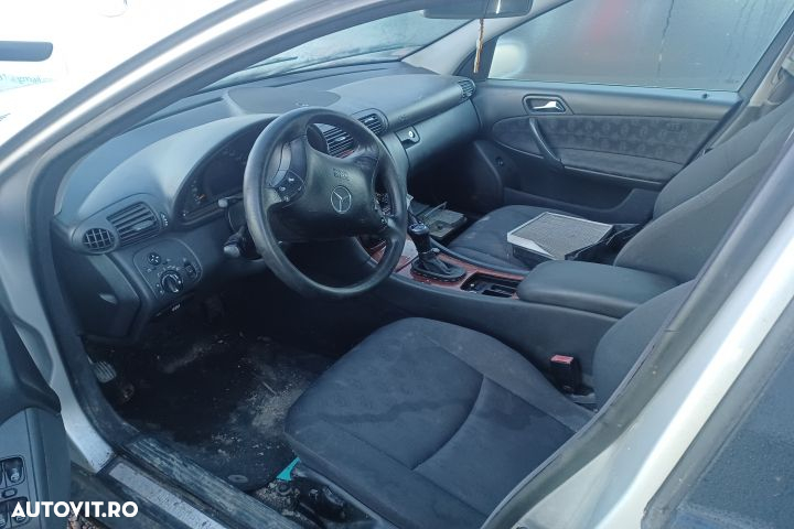 Motoras macara geam fata dreapta Mercedes-Benz C-Class W203/S203/CL203 (facelift)  [din 2004 pana - 9