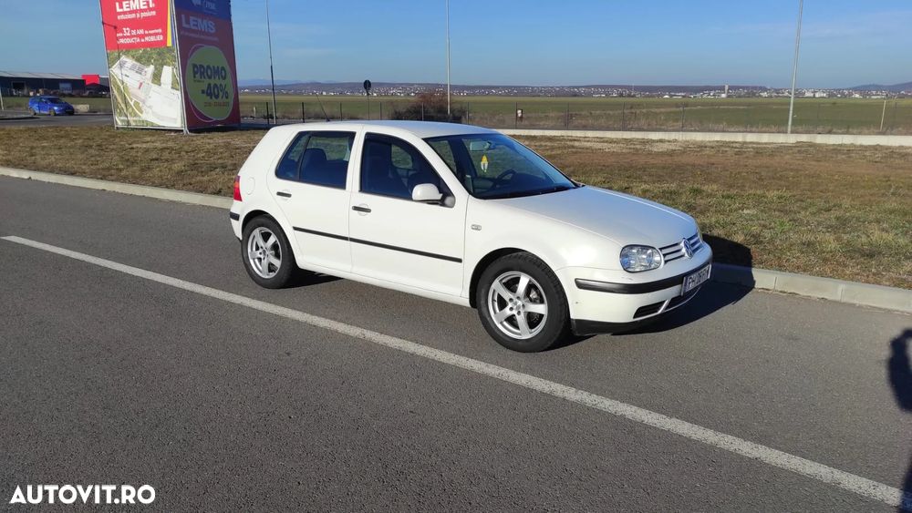 Volkswagen Golf - 21