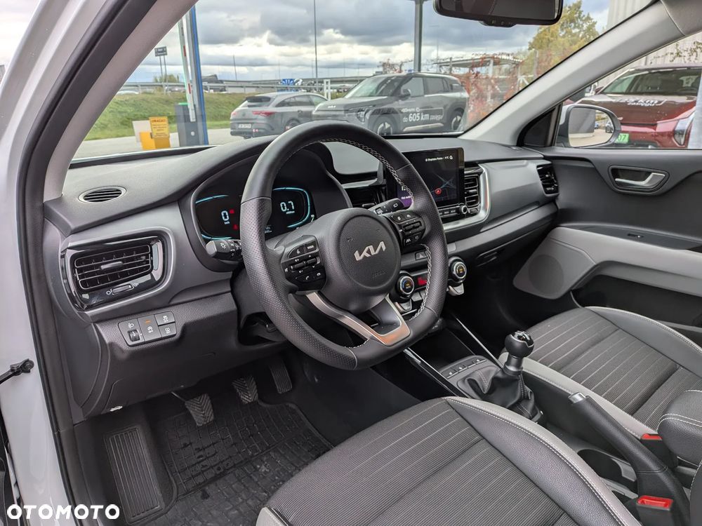 Kia Stonic 1.2 L - 7