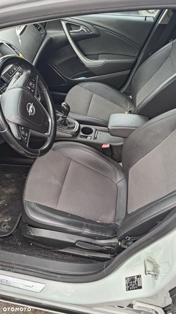 Opel Astra 1.7 CDTI Cosmo - 9