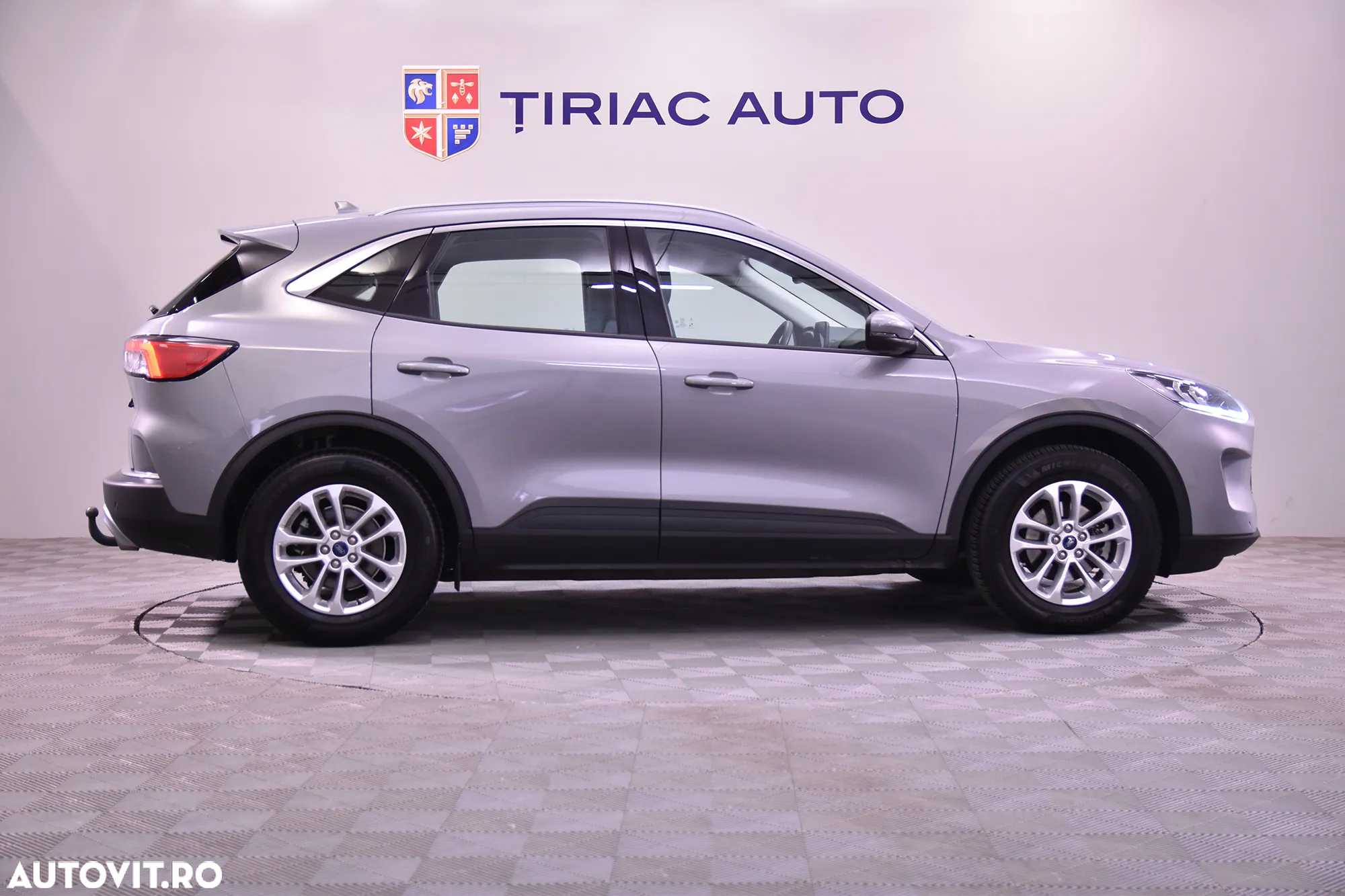 Ford Kuga - 6