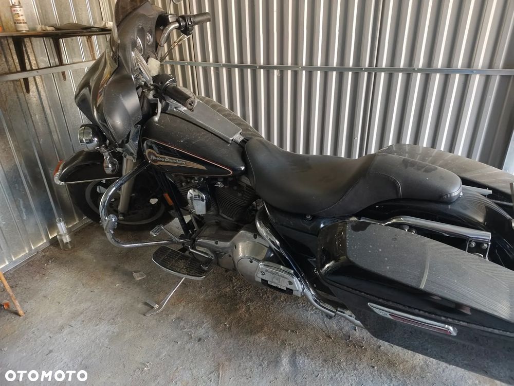 Harley-Davidson FLHT Electra Glide Standard - 2