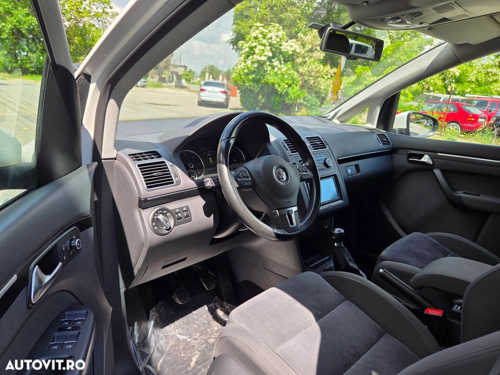 Volkswagen Touran 2.0 TDI DPF BlueMotion Technology Comfortline - 8