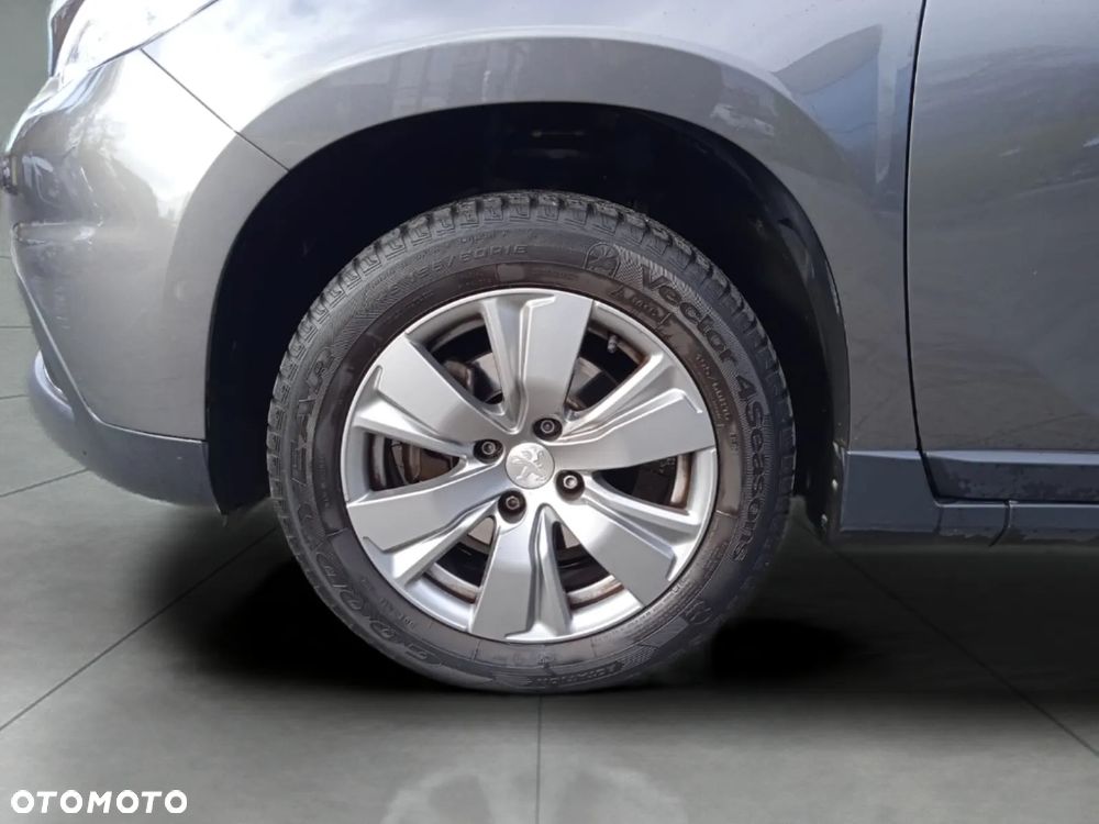 Peugeot 2008 1.2 Pure Tech Style S&S - 10