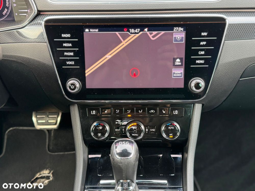 Skoda Superb 2.0 TDI DSG Sportline - 37
