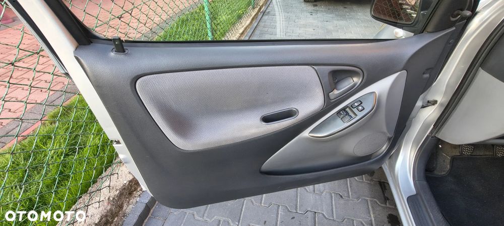 Toyota Yaris 1.3 Luna - 12