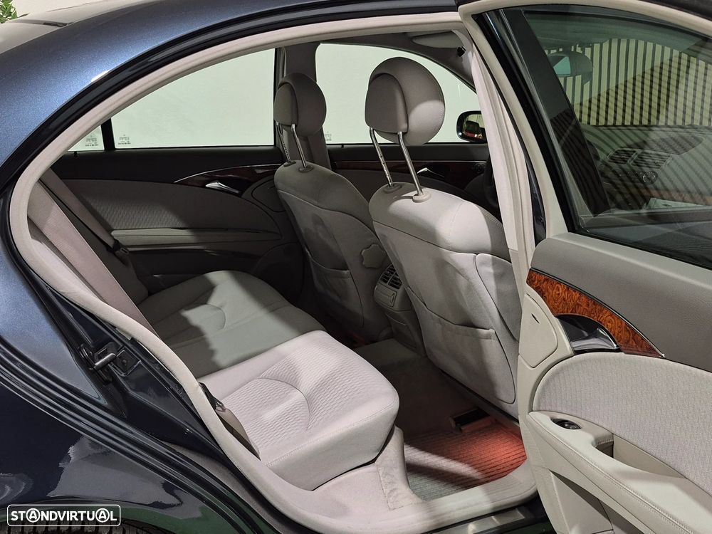 Mercedes-Benz E 220 CDI Auto Elegance - 37