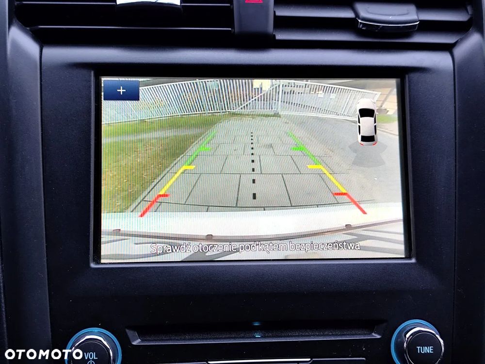 Ford Fusion 2.0 EcoBoost Titanium - 19