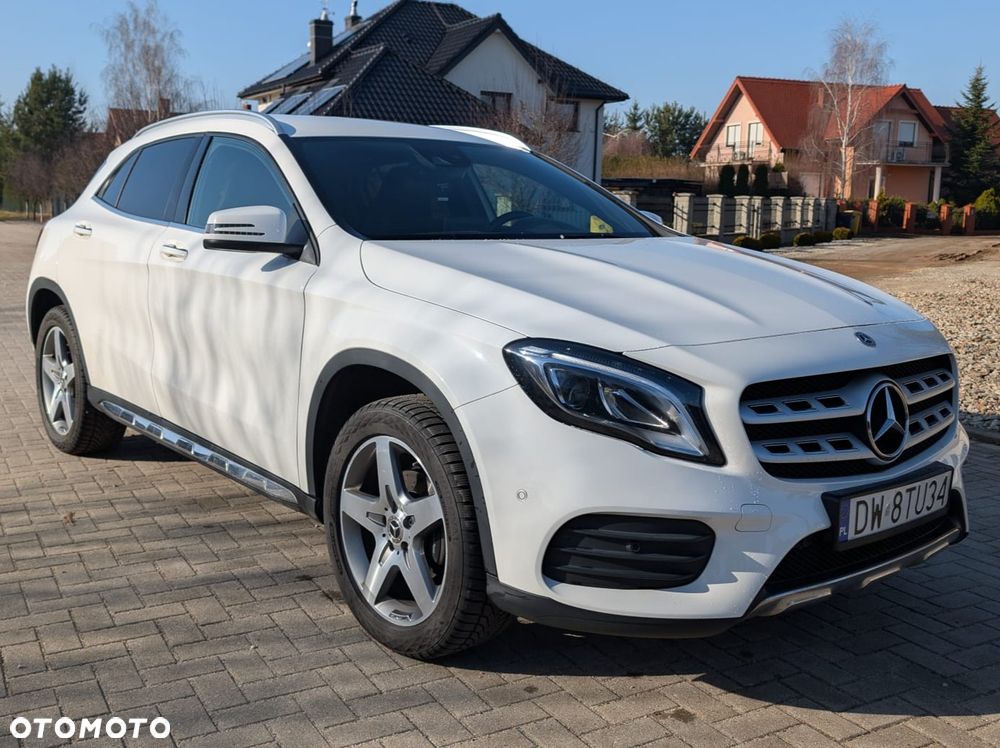 Mercedes-Benz GLA 200 7G-DCT AMG Line - 1