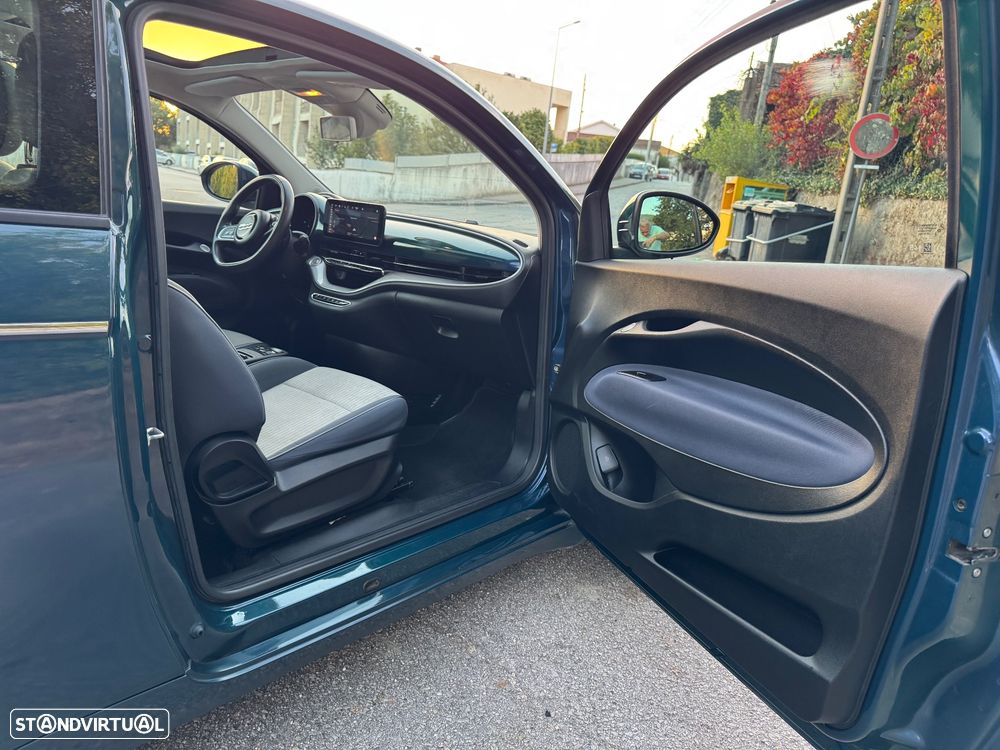 Fiat 500e 42kWh ICON — fotografia 16
