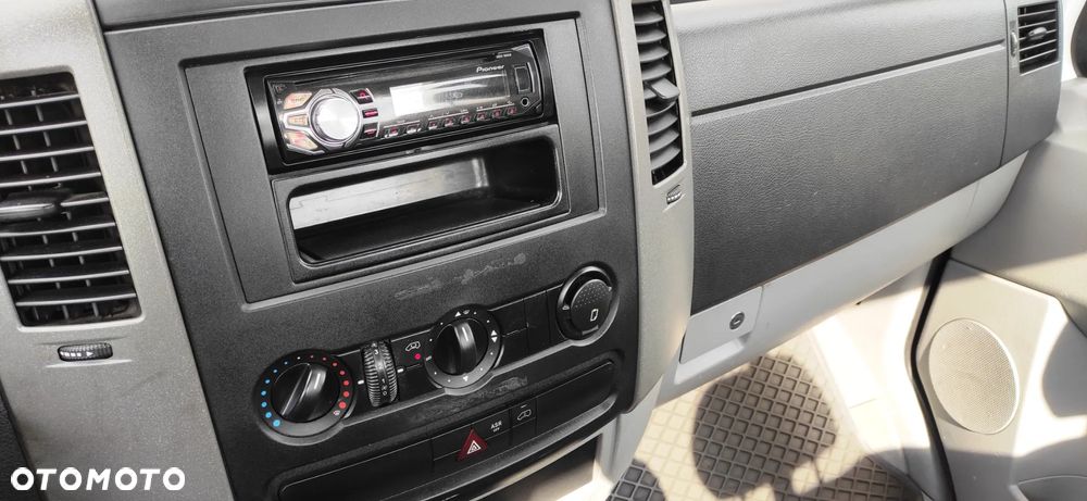 Mercedes-Benz Sprinter - 12