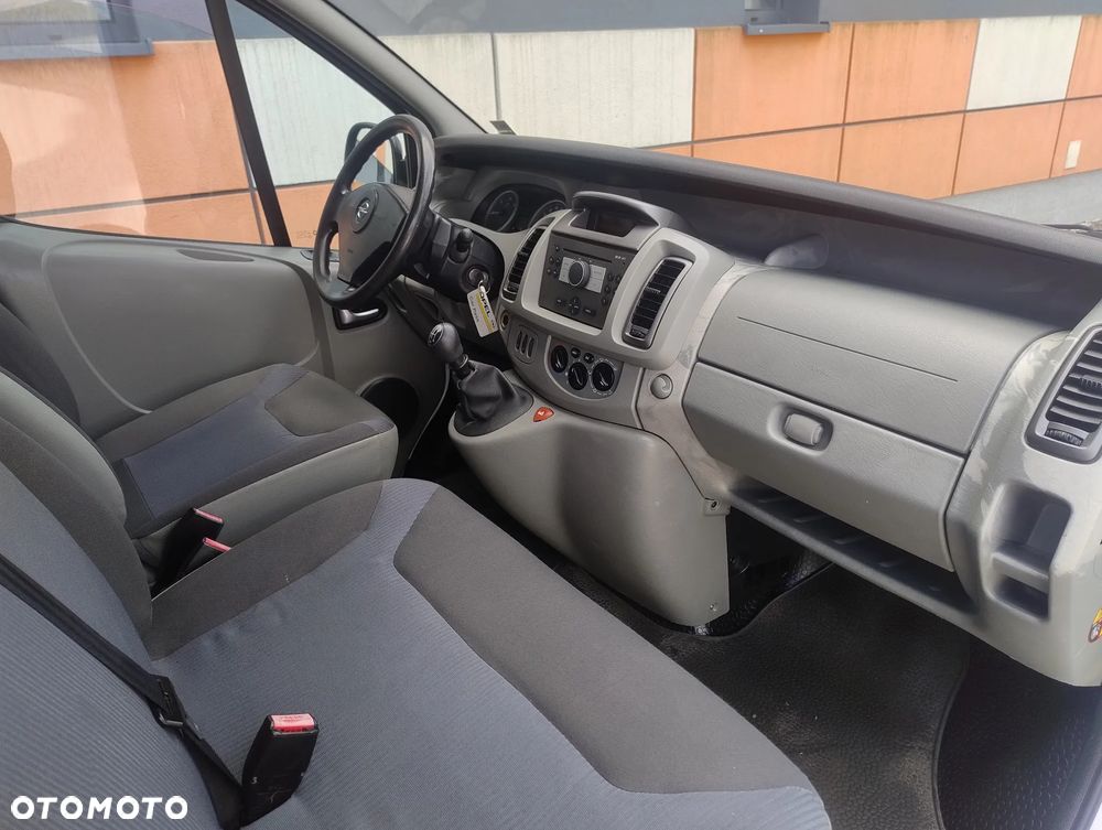 Opel Vivaro - 10