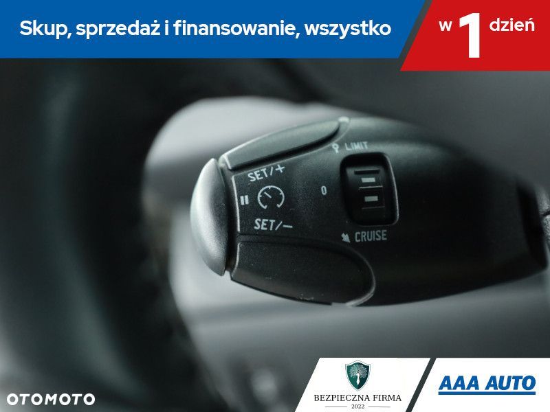 Peugeot 208 - 18
