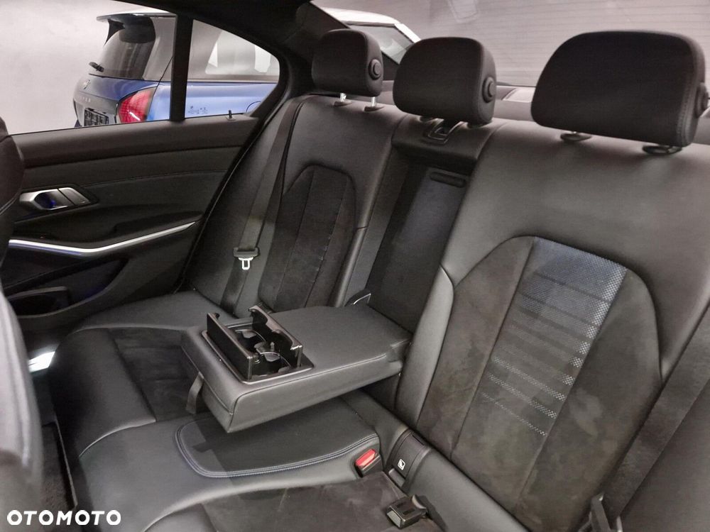BMW Seria 3 320d xDrive mHEV M Sport sport - 18