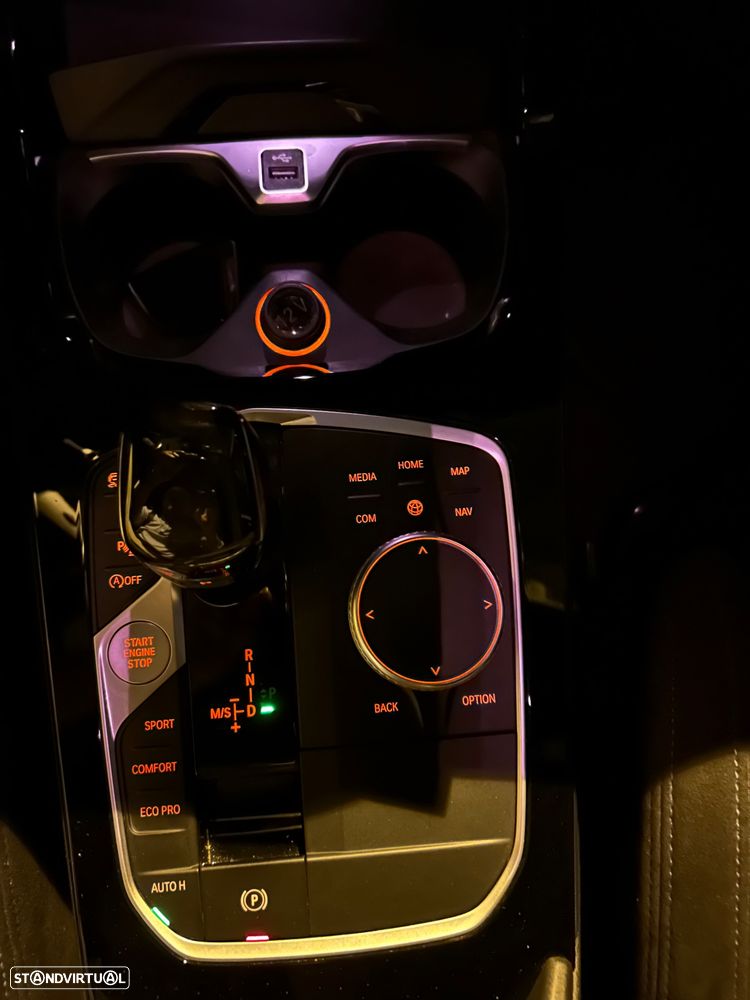 BMW 116 d Pack Desportivo M Auto - 40