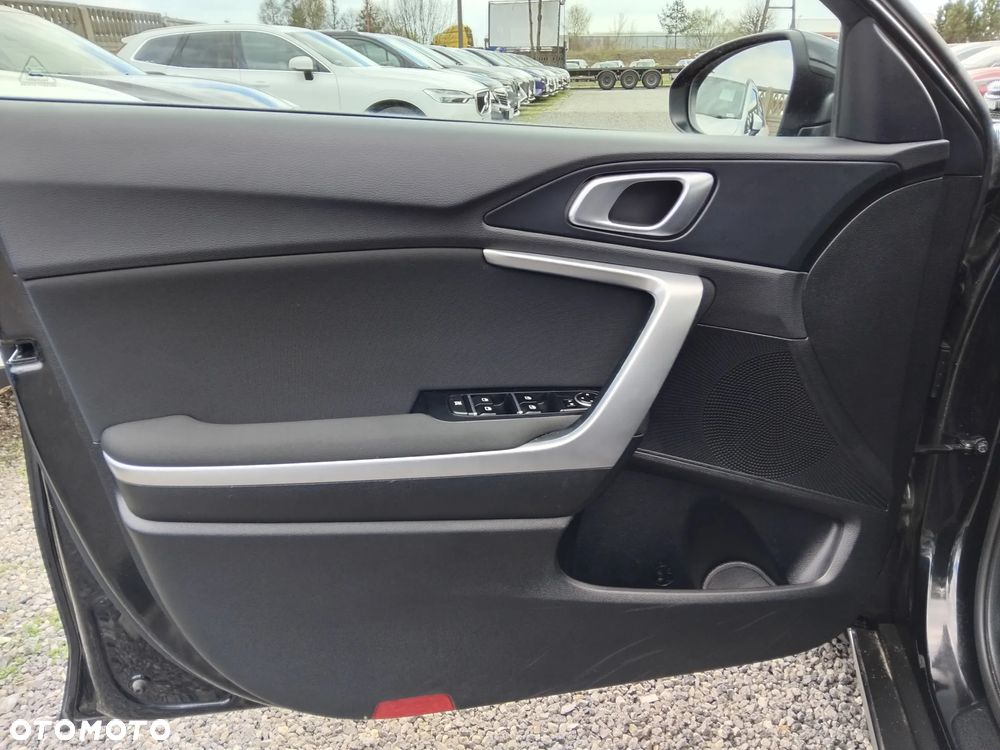 Kia XCeed 1.5 T-GDI M DCT - 24