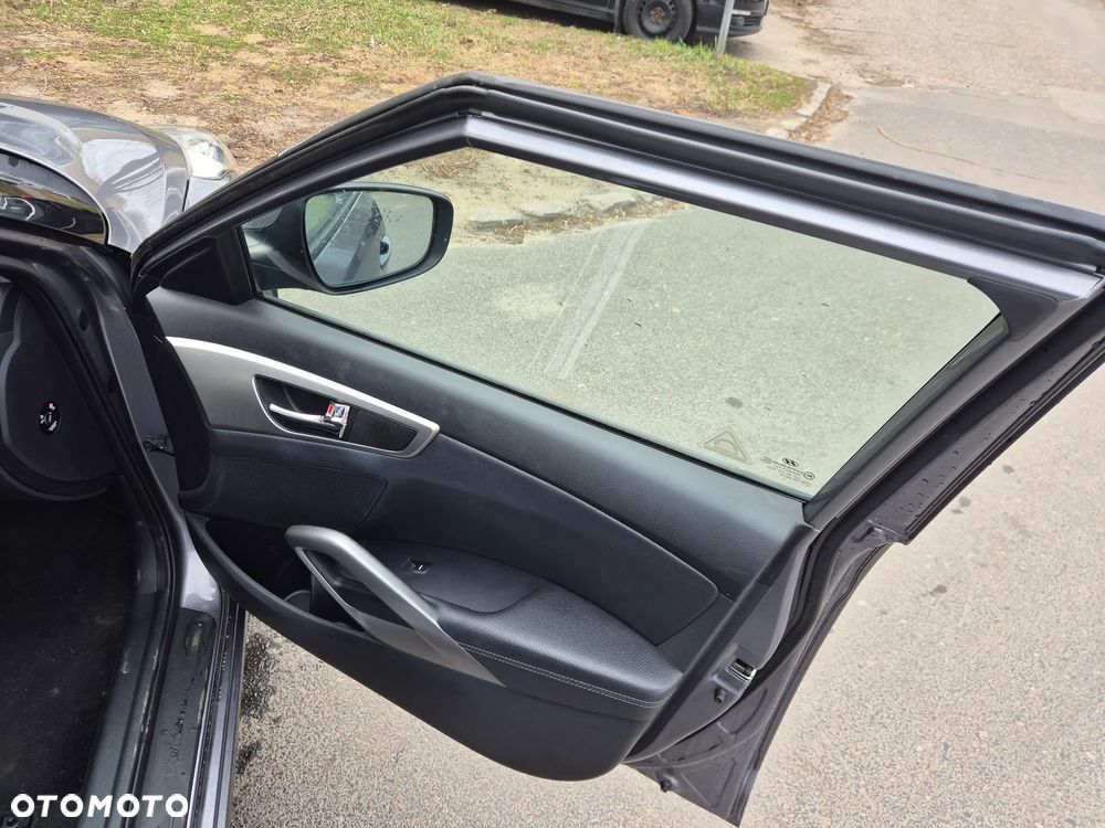 Hyundai Veloster 1.6 Premium - 14