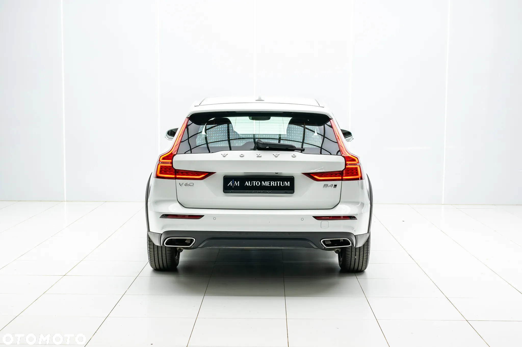 Volvo V60 Cross Country - 10