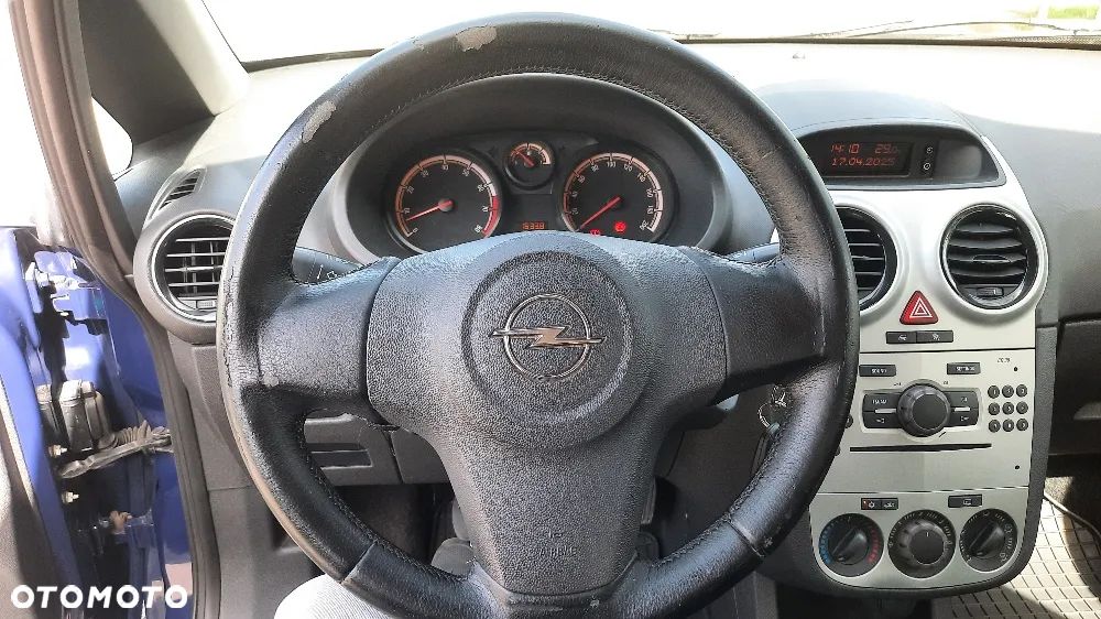 Opel Corsa 1.2 16V Essentia - 14