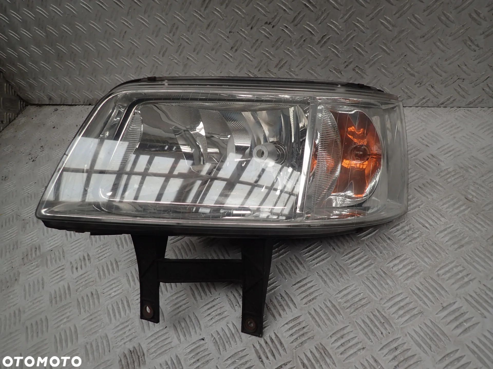 LAMPA VW T5 LEWY PRZOD 7H1941017L - 1