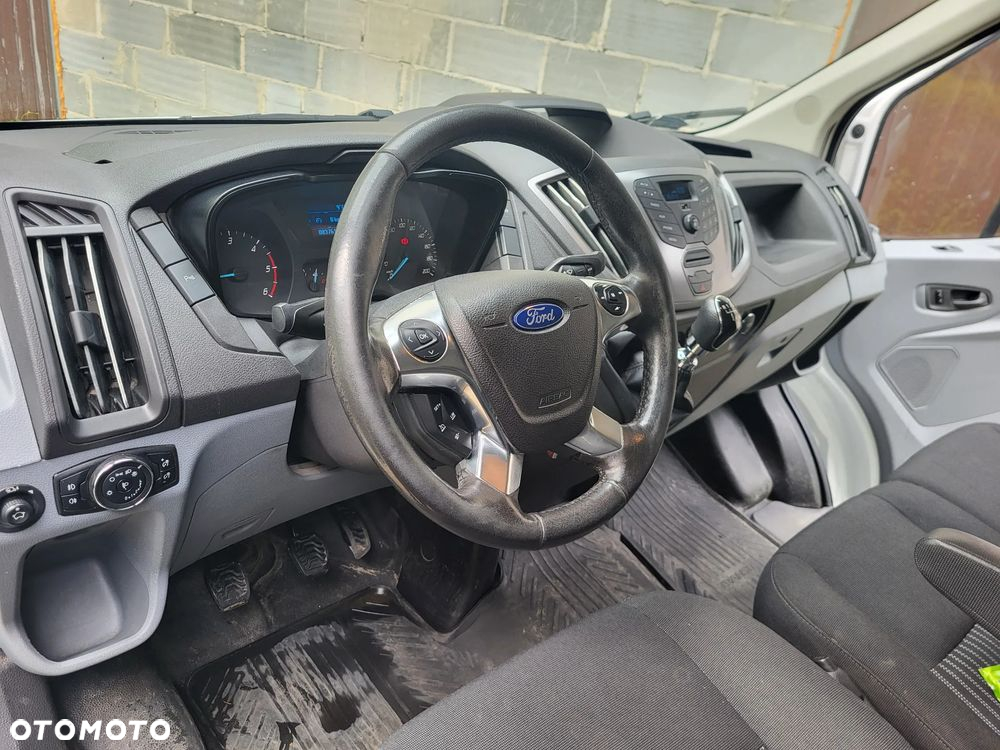Ford Transit - 12