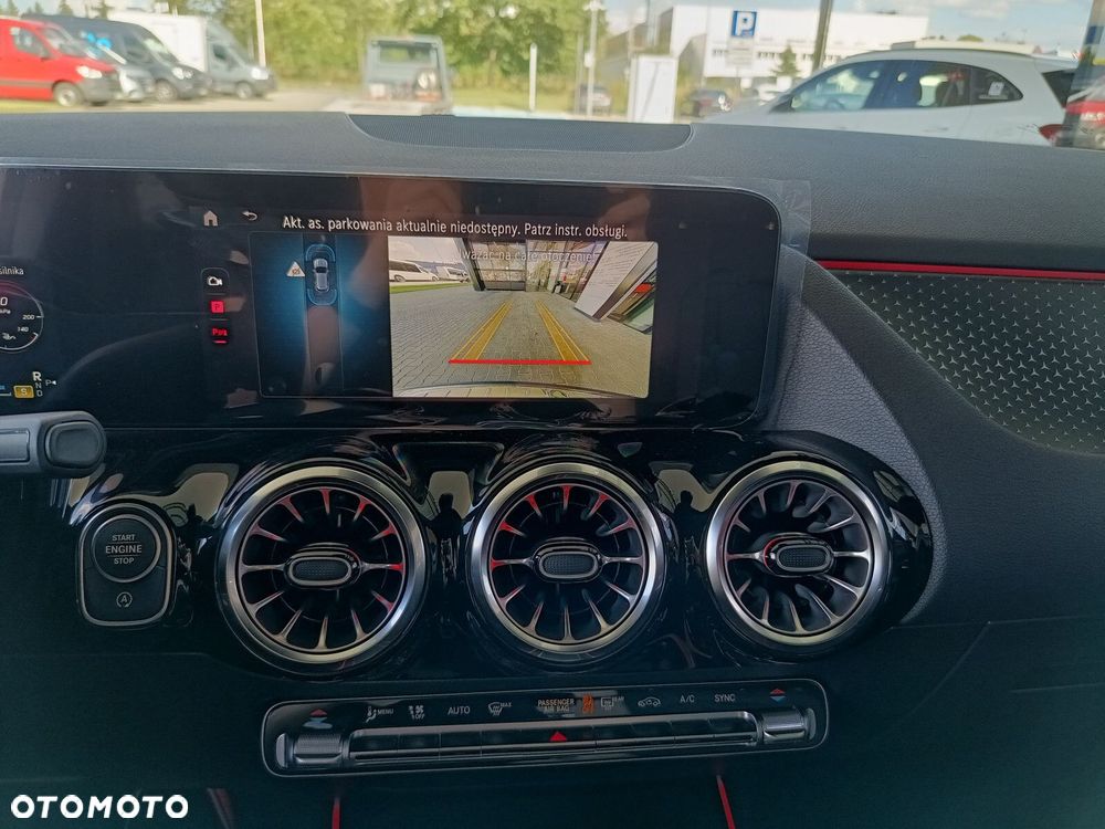 Mercedes-Benz GLA - 30