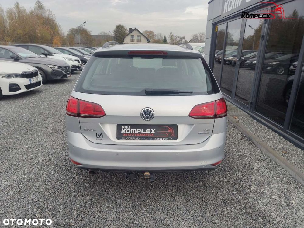 Volkswagen Golf - 6