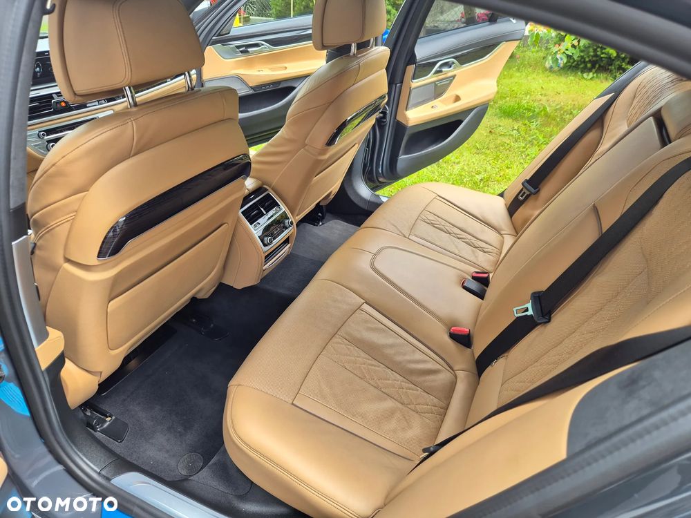 BMW Seria 7 740d xDrive mHEV sport - 26