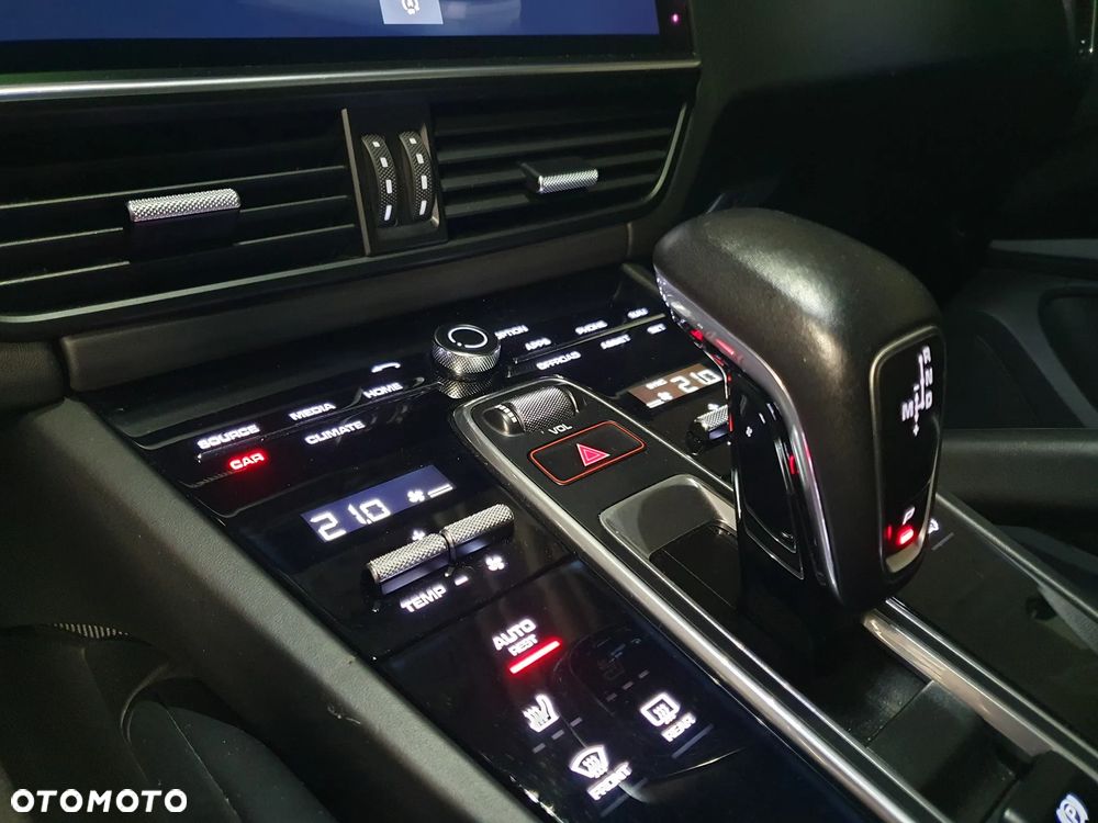 Porsche Cayenne Standard - 17