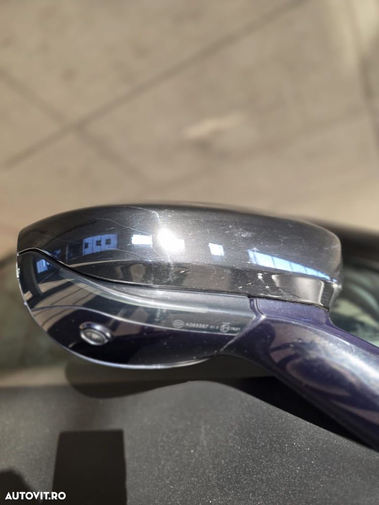 Aston Martin DBX - 33