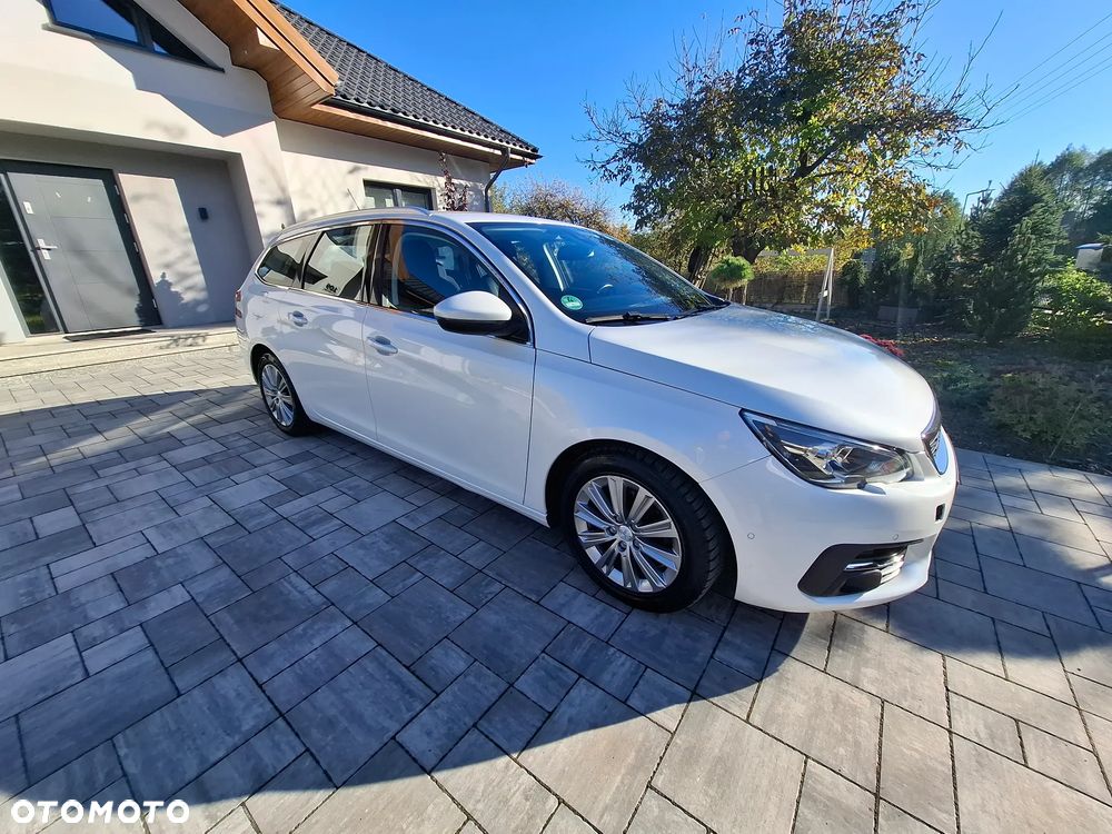 Peugeot 308 2019 photo 2