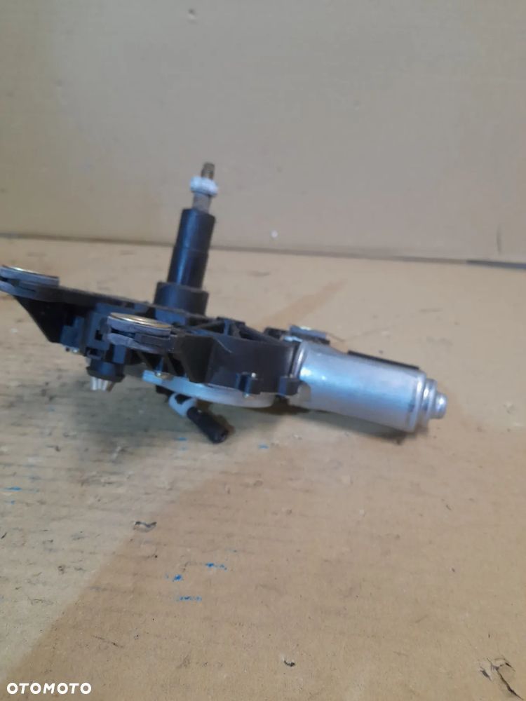 SILNICZEK WYCIERACZKI TYŁ VW GOLF V PLUS nr 5M0955711B / 0390201809 - 6