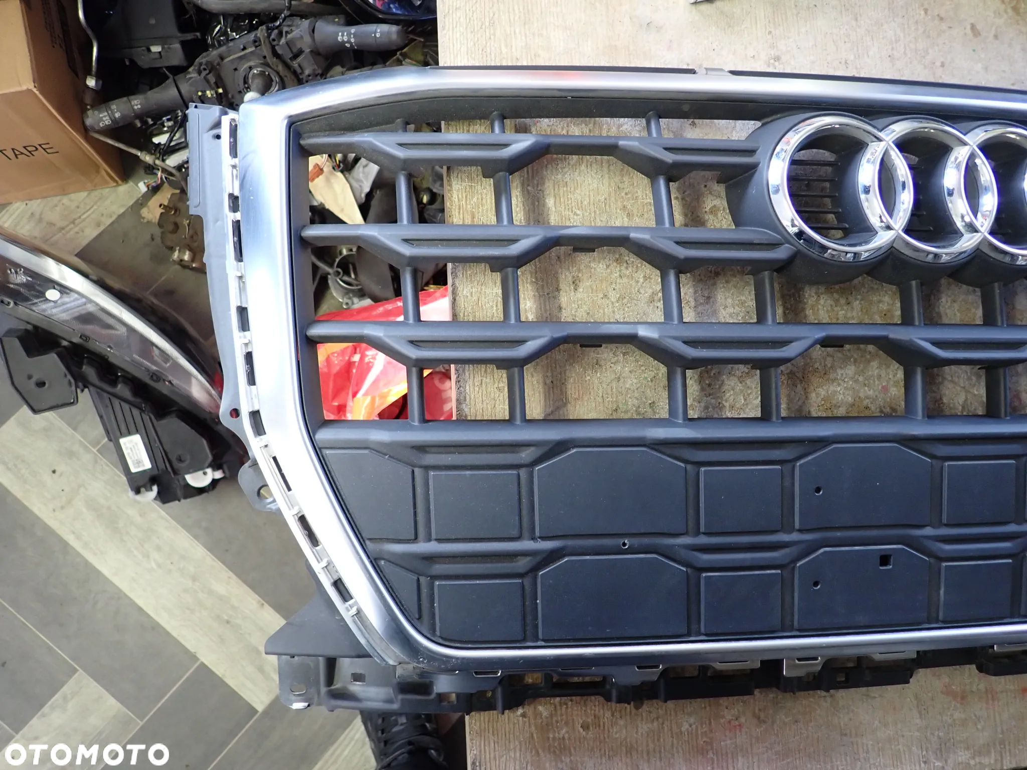 AUDI Q2 S LINE 81A PRZEDNI GRILL - 2