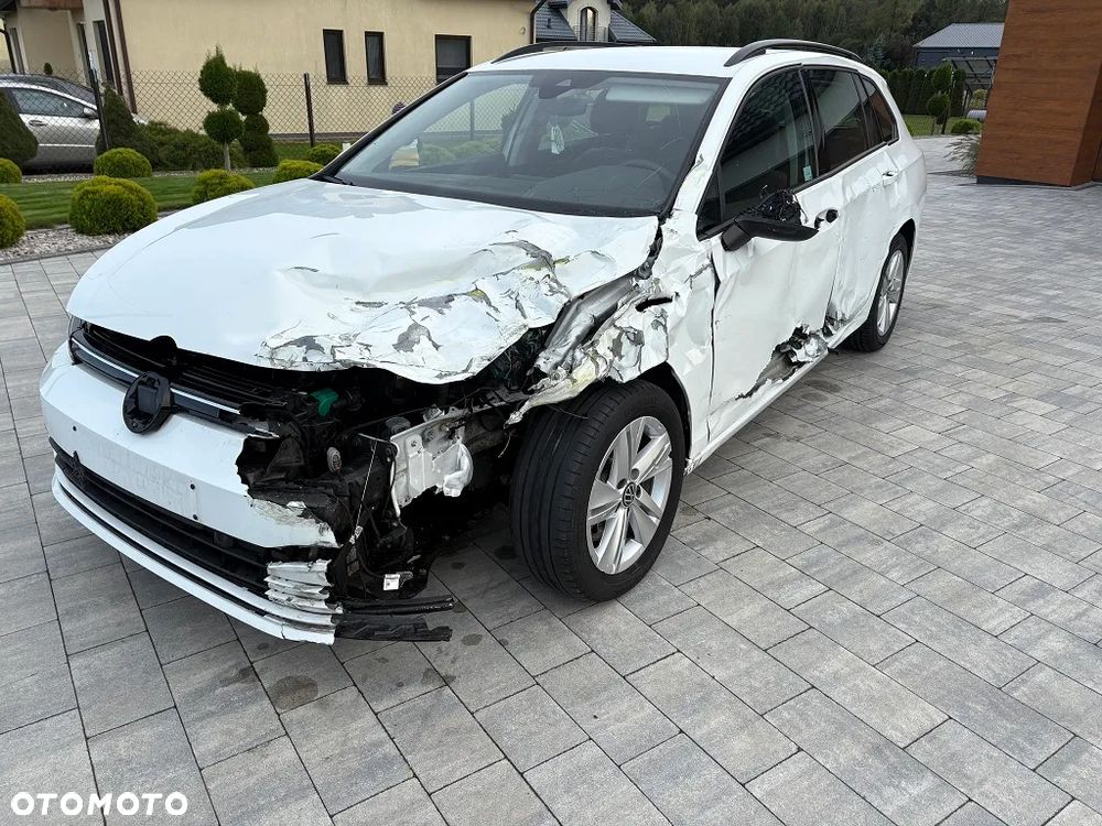 Volkswagen Golf VIII 2.0 TDI Life - 8
