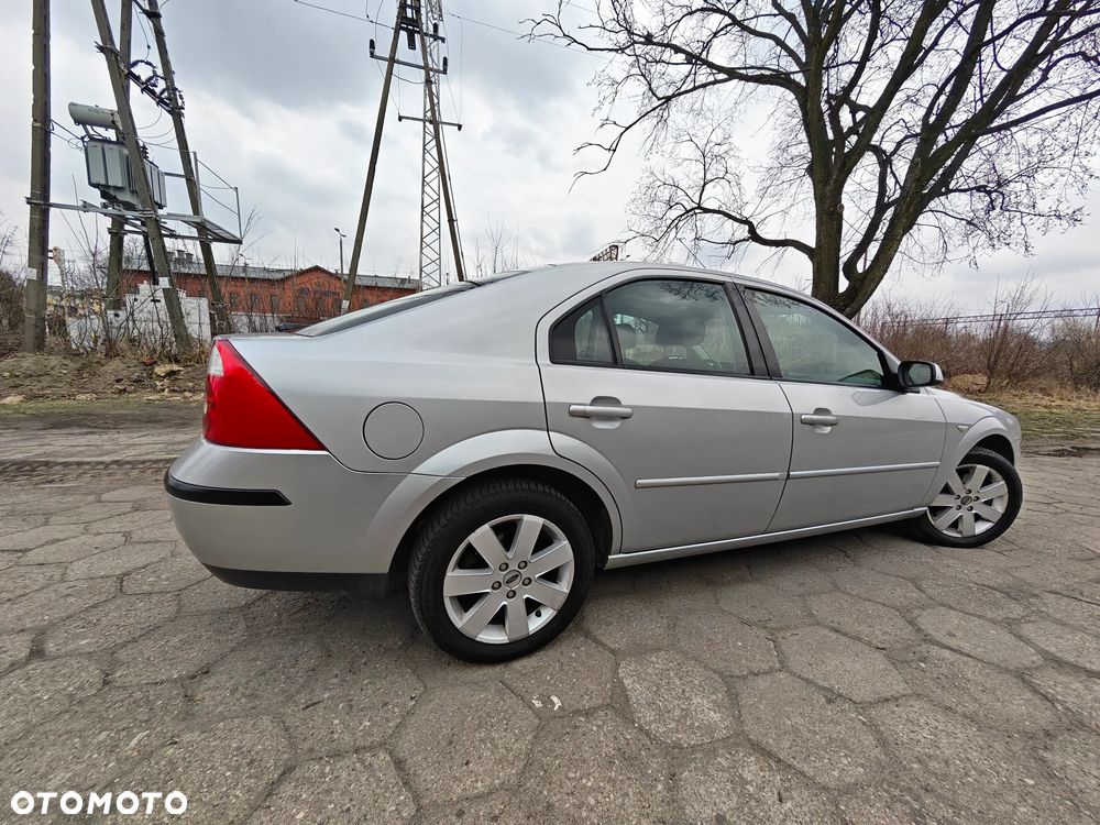Ford Mondeo 1.8 Ghia X - 20