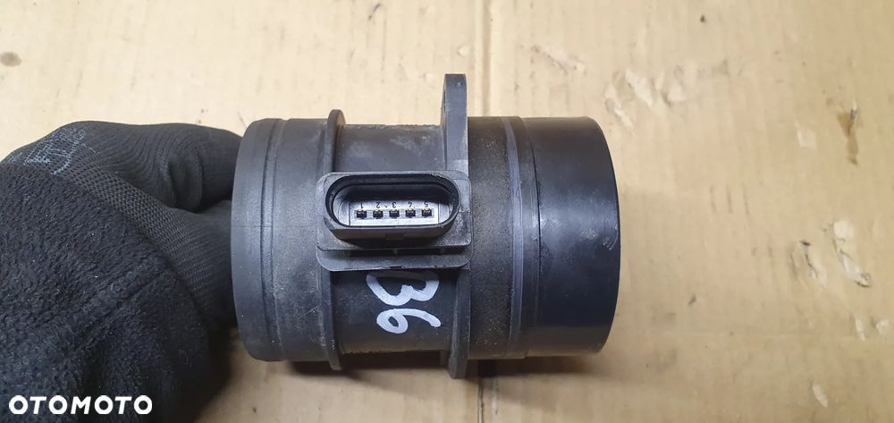 Przepływomierz powietrza VW Passat B6 2.0 TDI 03G906461C 0281002735 - 4