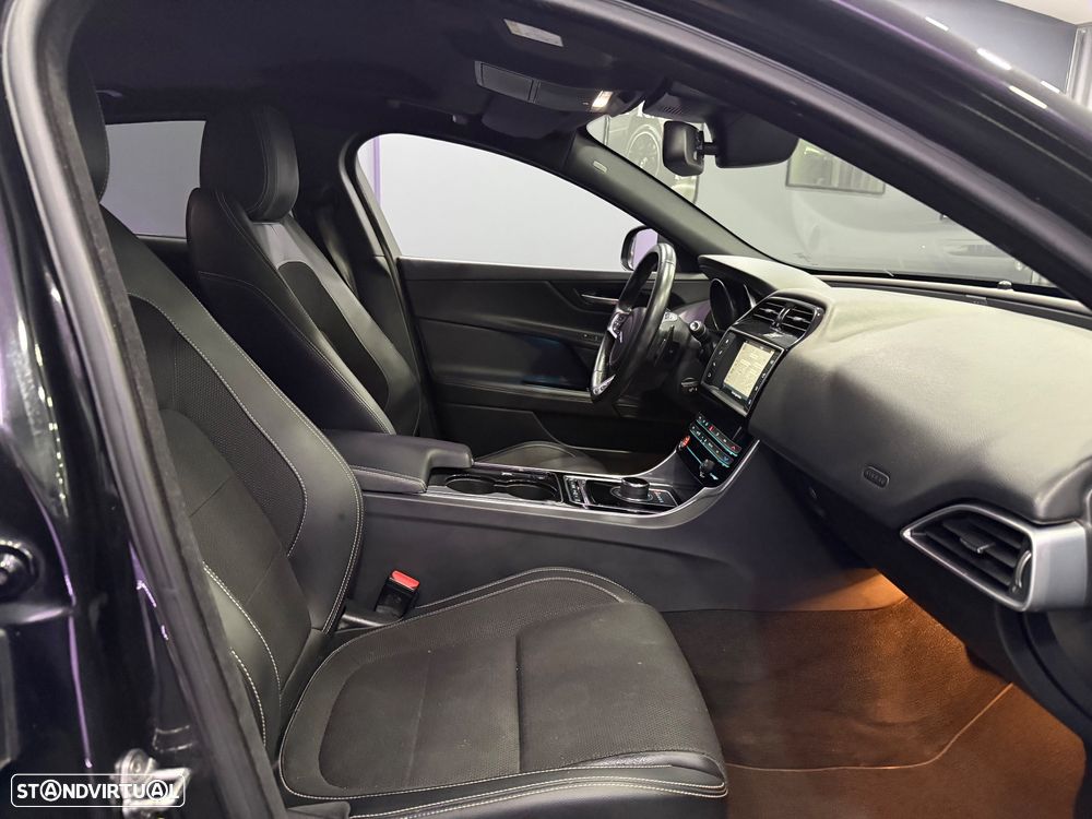 Jaguar XE 20d Aut. R-Sport - 11