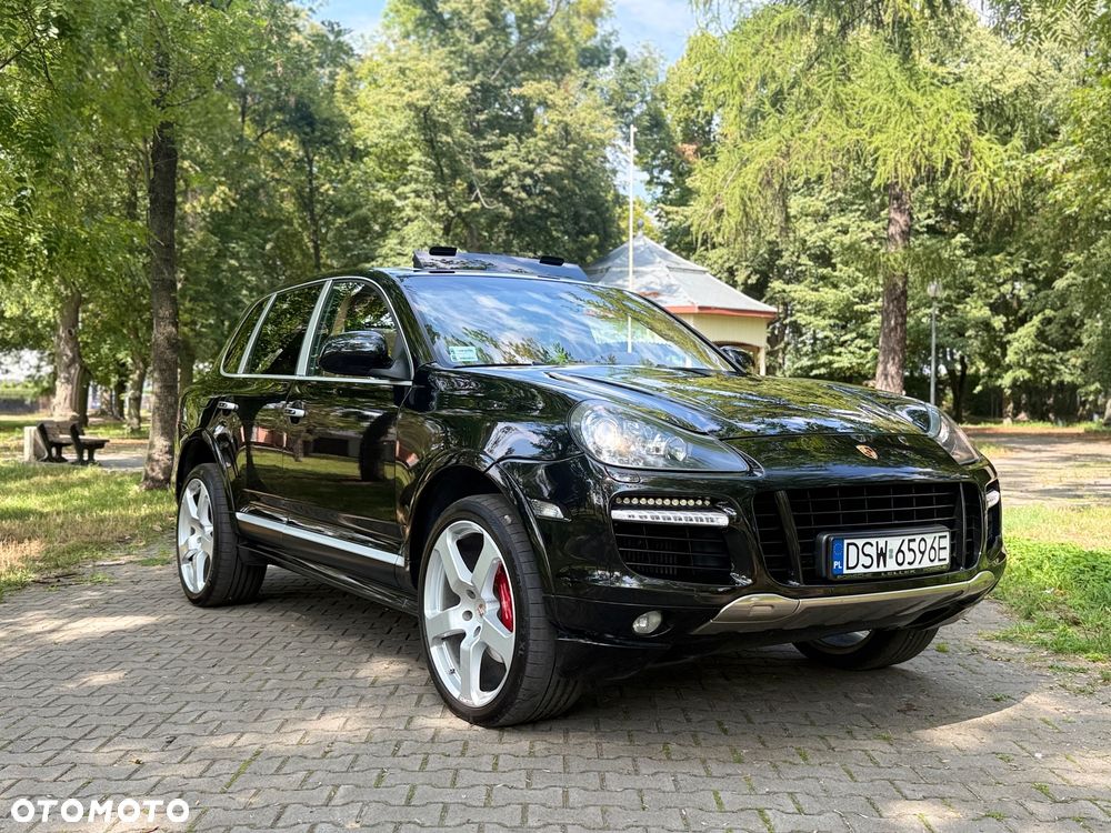 Porsche Cayenne Turbo S - 13