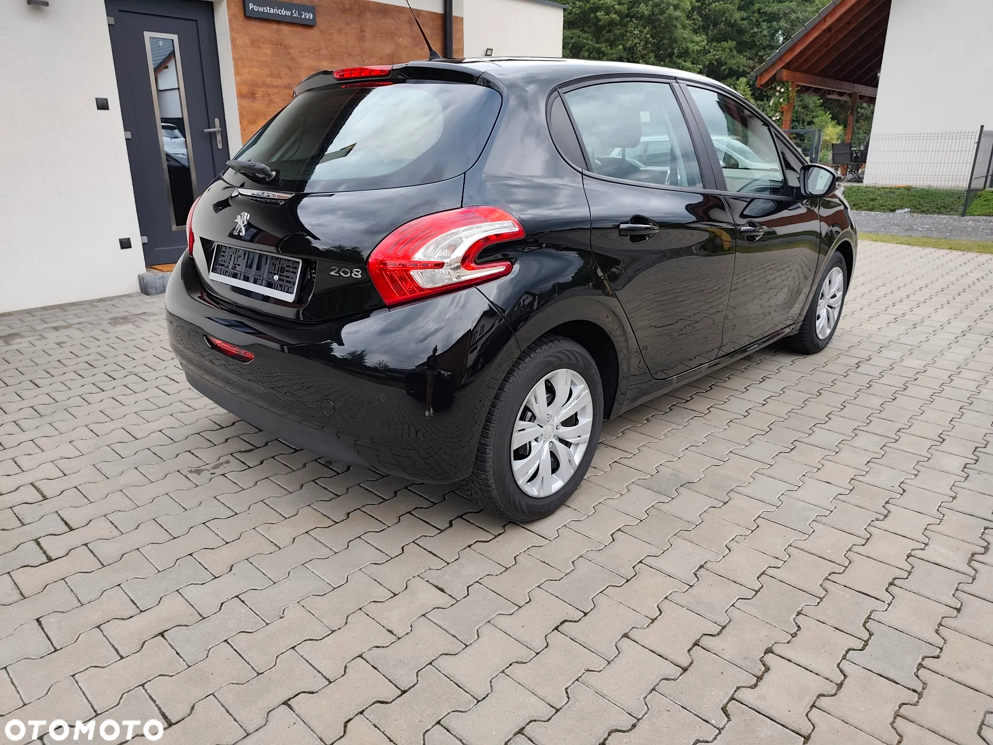 Peugeot 208 - 10