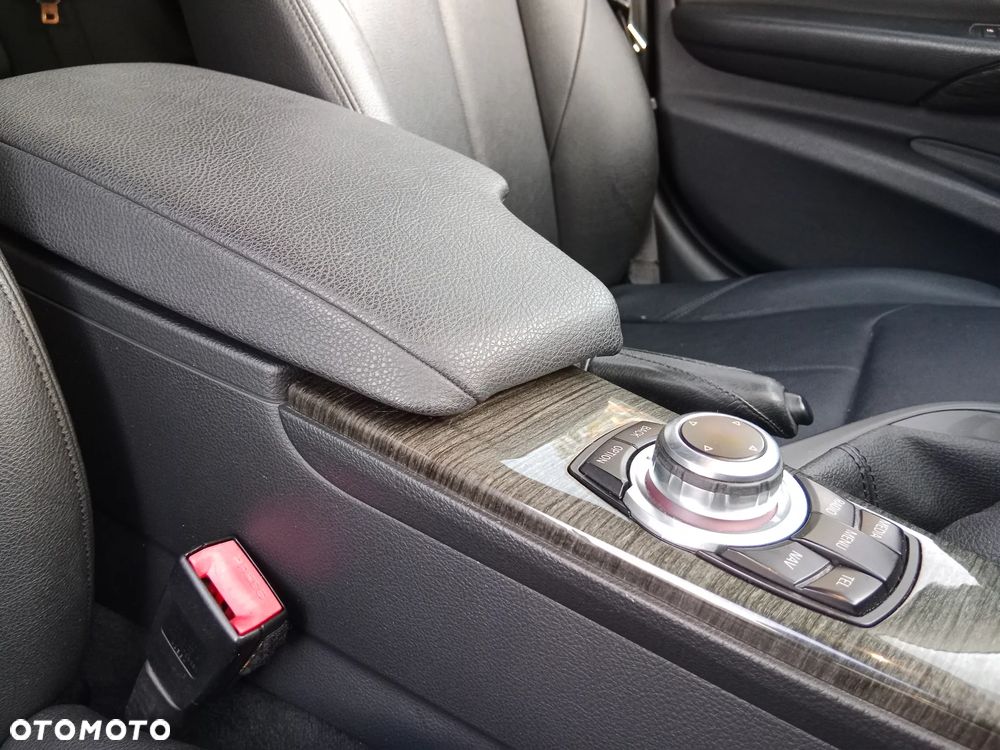 BMW Seria 3 316d Luxury Line - 33