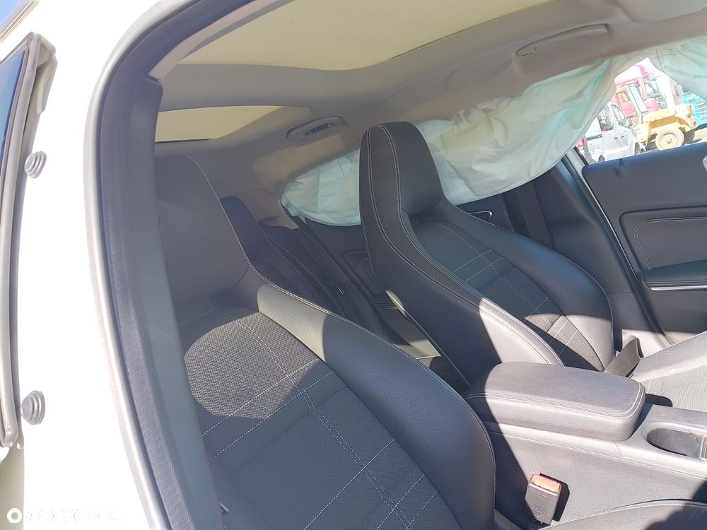 Mercedes-Benz GLA 200 - 7